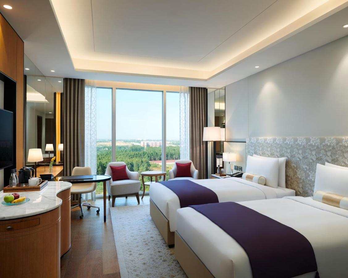 The Leela Bhartiya City Bengaluru Exterior foto